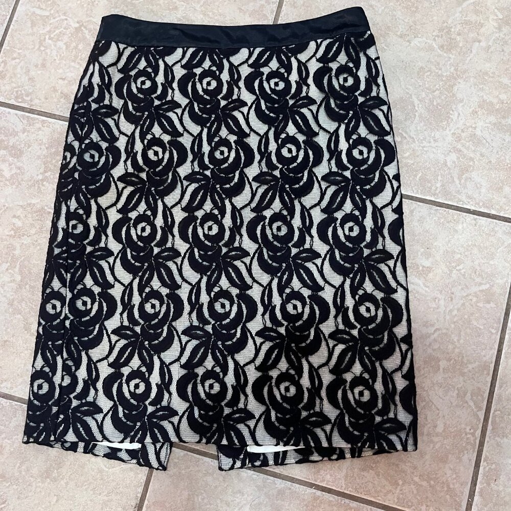 Ann Taylor Rose Lace knee length skirt.